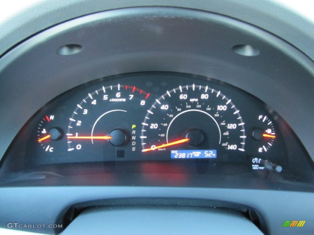 2011 Camry XLE - Super White / Ash photo #17