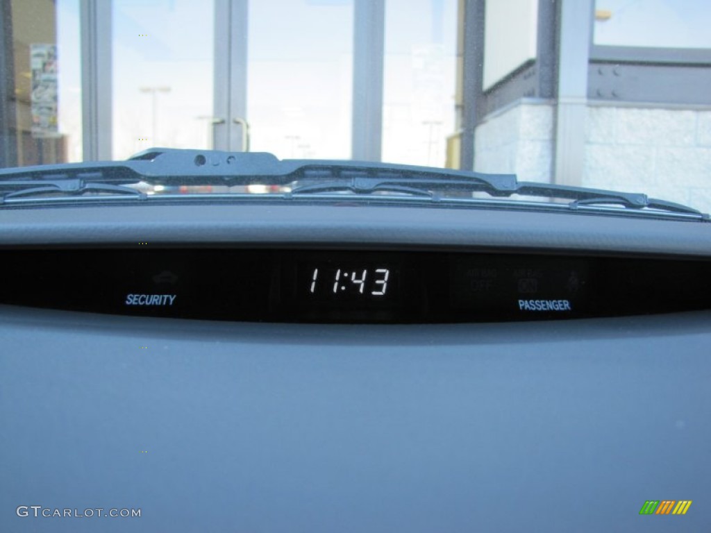 2011 Camry XLE - Super White / Ash photo #18