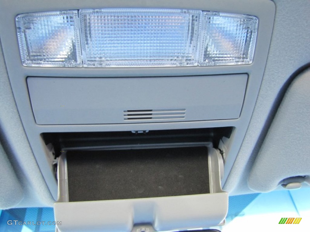 2011 Camry XLE - Super White / Ash photo #23