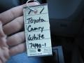 Super White - Camry XLE Photo No. 25