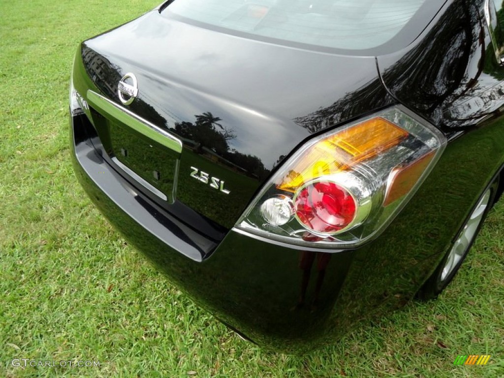 2009 Altima 2.5 SL - Super Black / Charcoal photo #29