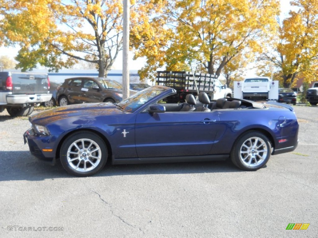 2010 Mustang V6 Premium Convertible - Kona Blue Metallic / Charcoal Black photo #2