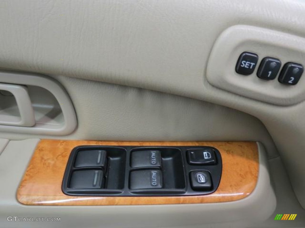 2001 QX4  - Tuscan Beige Metallic / Stone Beige photo #11
