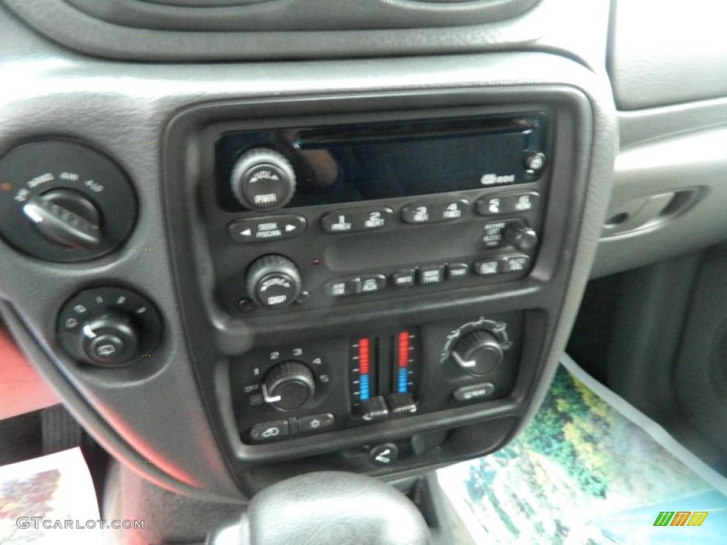 2002 TrailBlazer LT 4x4 - Onyx Black / Dark Pewter photo #25