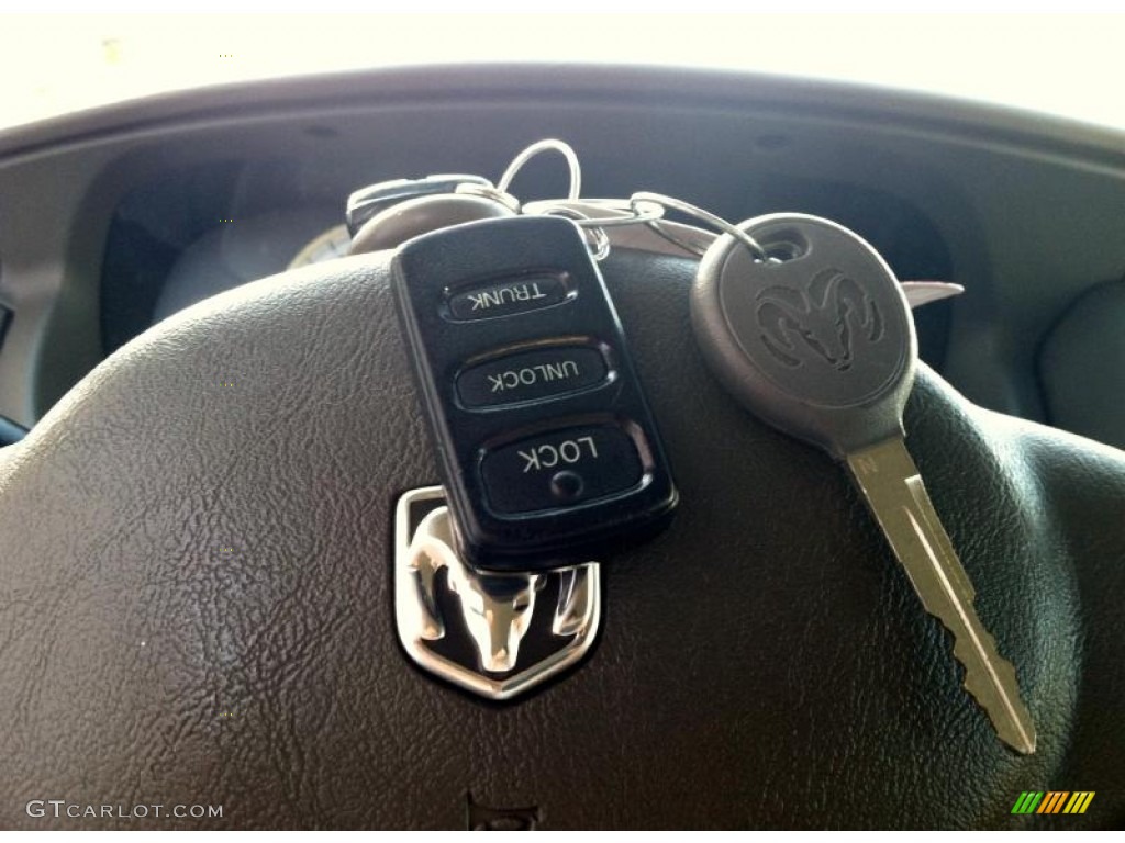 2003 Dodge Stratus SXT Coupe Keys Photos
