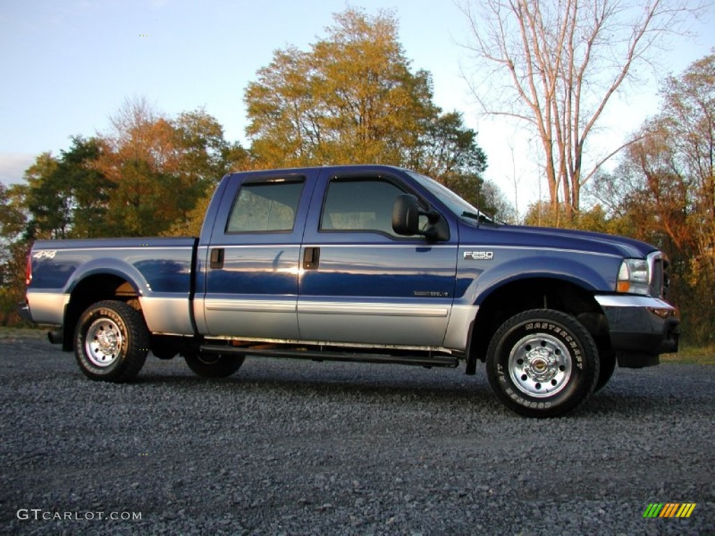 2003 F250 Super Duty XLT Crew Cab 4x4 - Sonic Blue Metallic / Medium Flint Grey photo #18