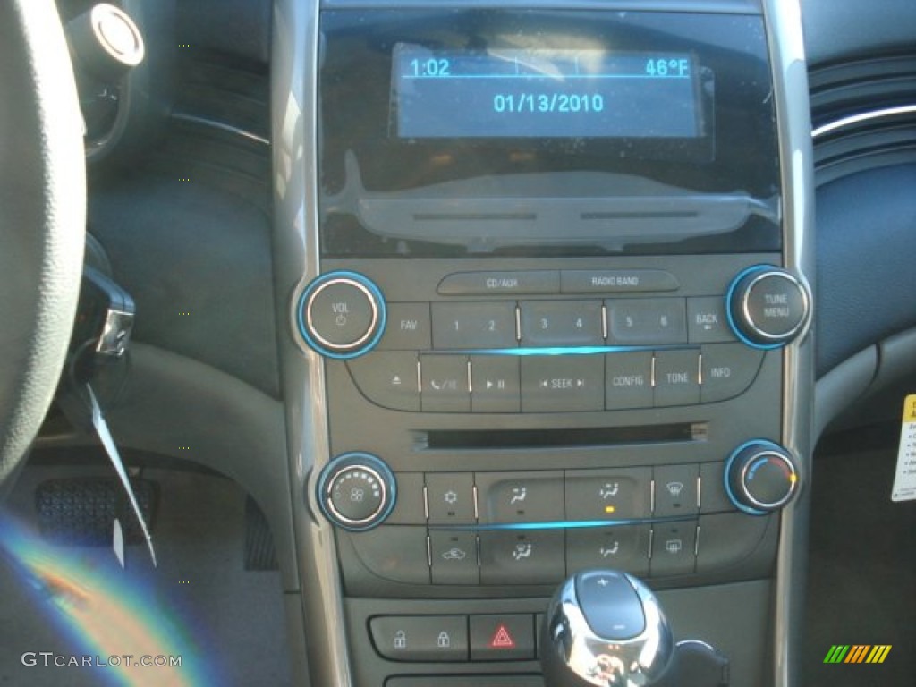 2013 Malibu LS - Champagne Silver Metallic / Jet Black/Titanium photo #16