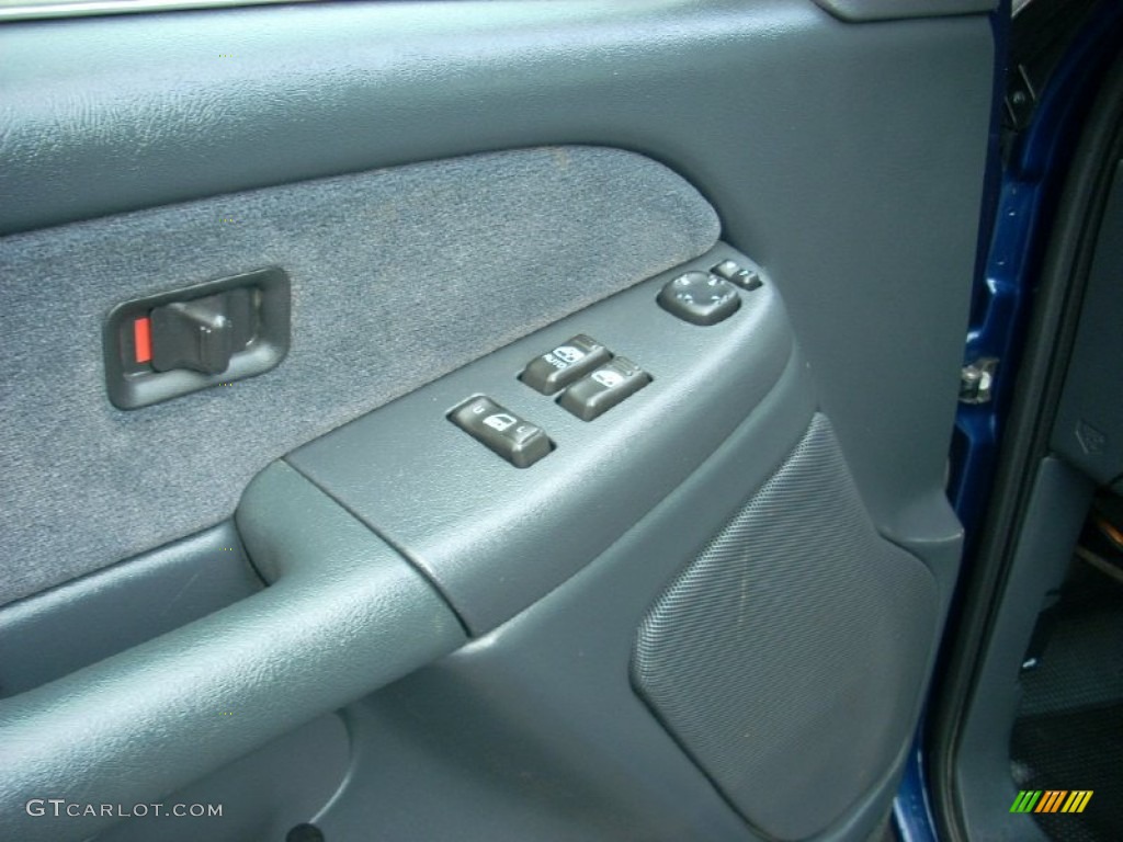 2002 Silverado 2500 LS Regular Cab 4x4 - Indigo Blue Metallic / Graphite photo #4