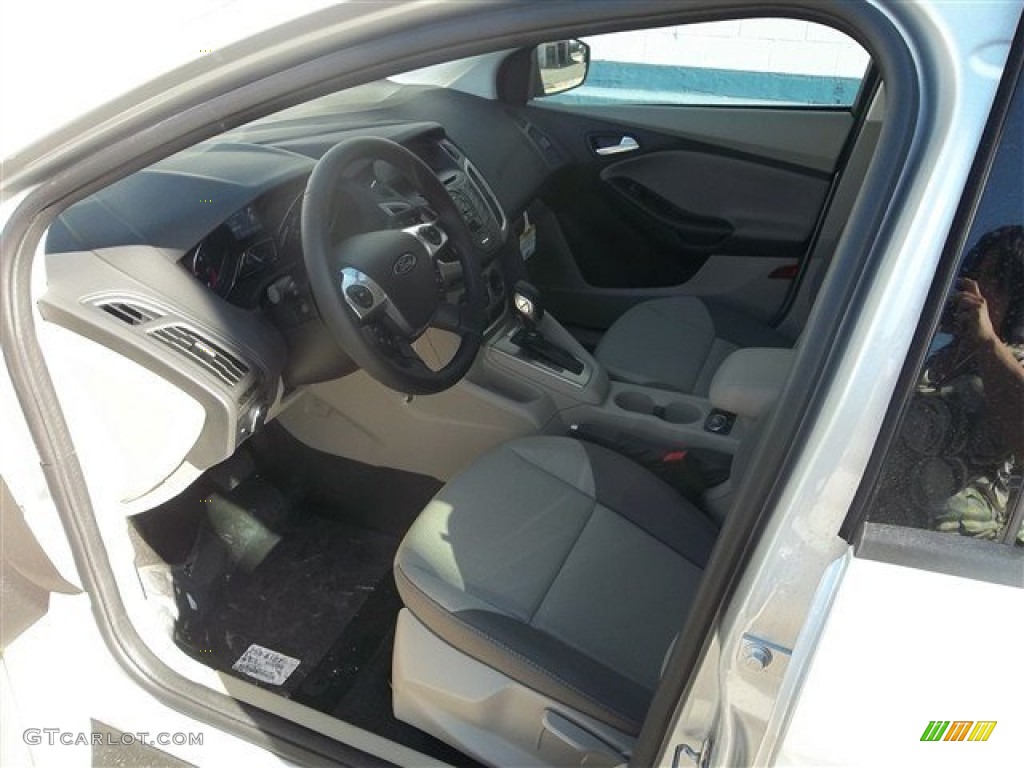 2013 Focus SE Sedan - Ingot Silver / Medium Light Stone photo #19
