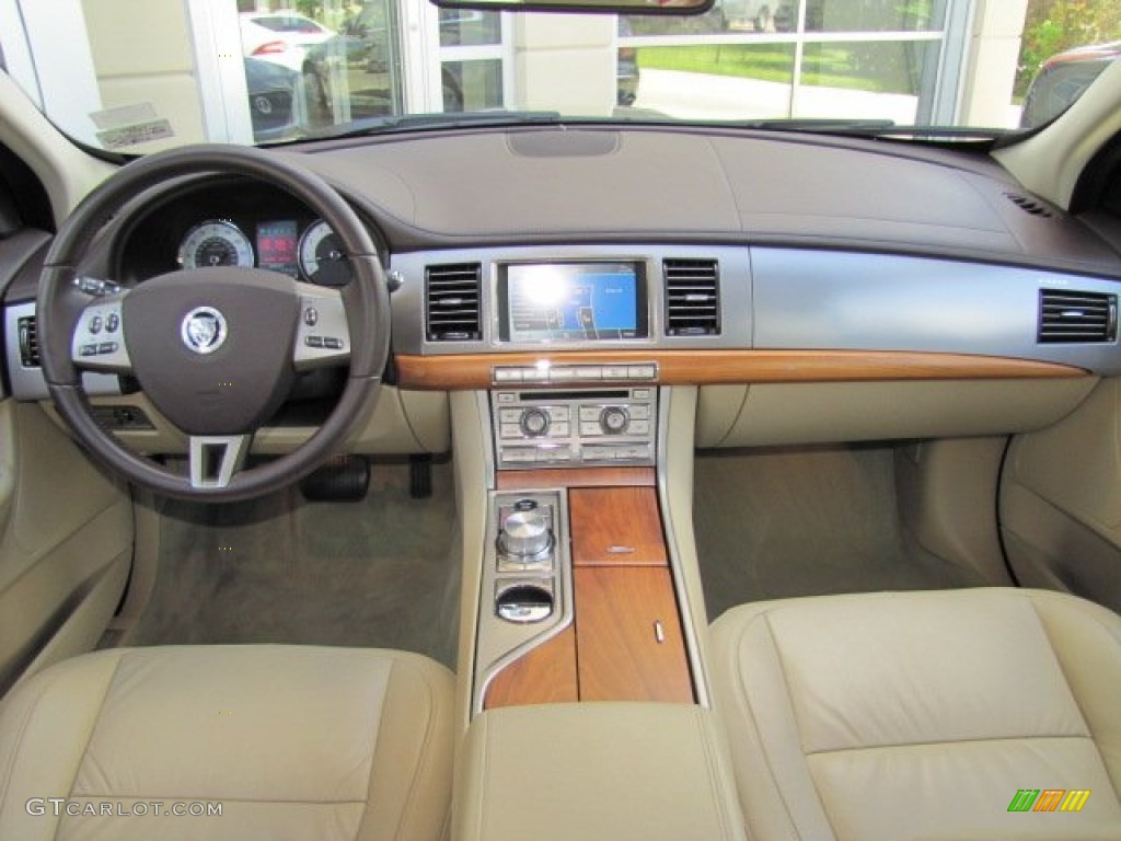 2010 XF Sport Sedan - Cashmere Gold Metallic / Barley photo #3