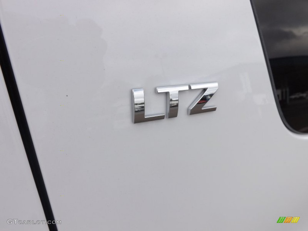 2013 Chevrolet Suburban LTZ Marks and Logos Photos
