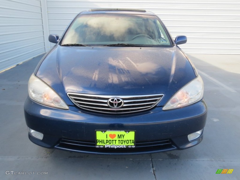 2005 Camry XLE V6 - Indigo Ink Pearl / Taupe photo #7