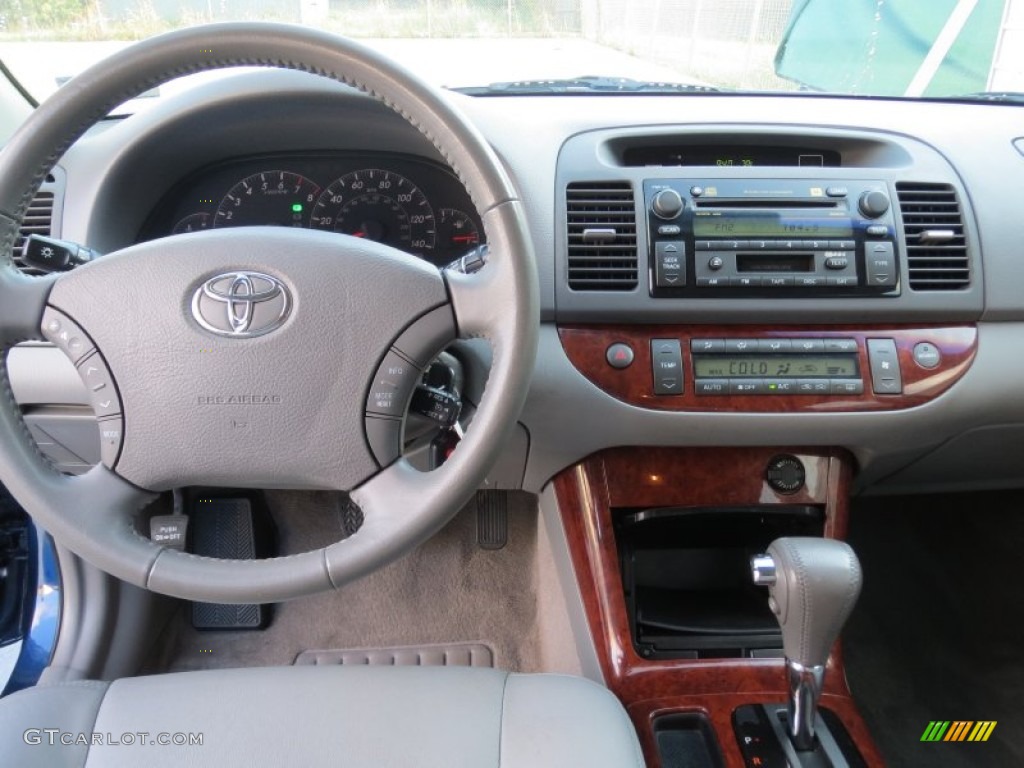 2005 Camry XLE V6 - Indigo Ink Pearl / Taupe photo #34