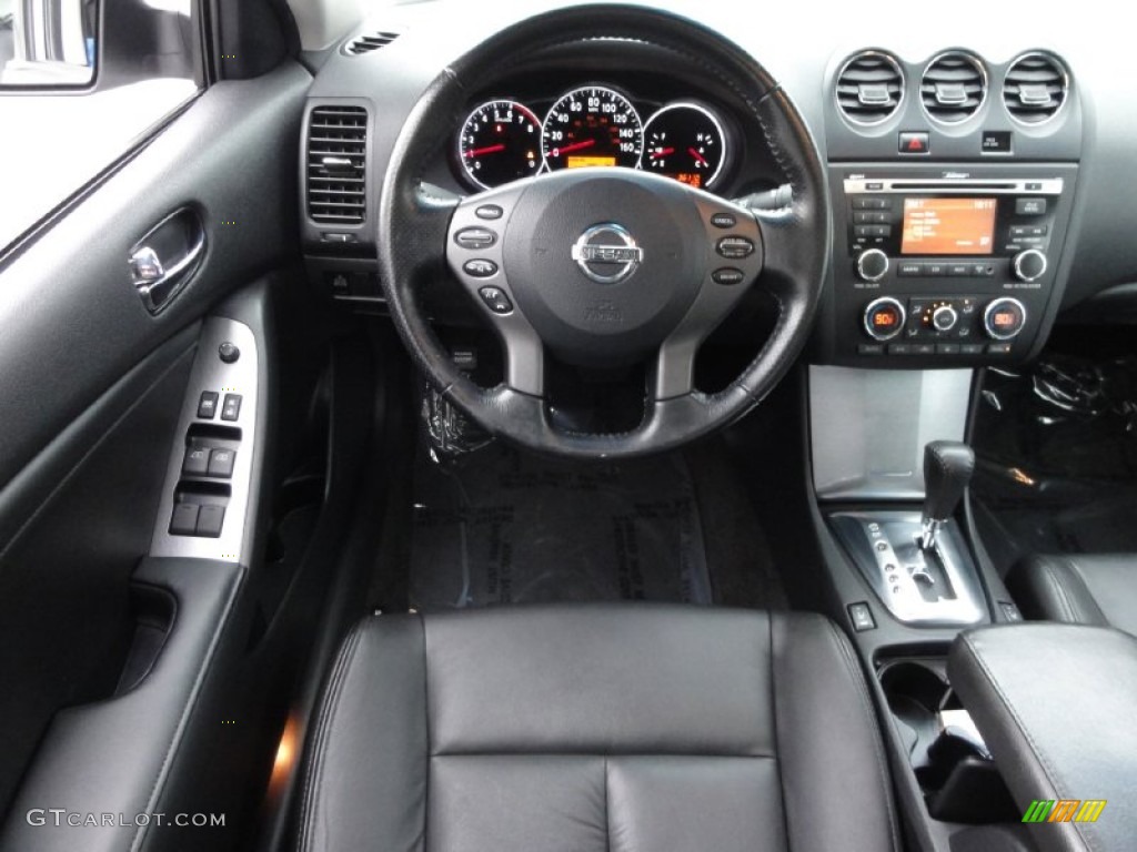 2010 Nissan Altima 2.5 SL Dashboard Photos