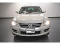 2008 White Gold Metallic Volkswagen Touareg 2 V8  photo #6