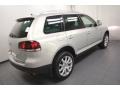 2008 White Gold Metallic Volkswagen Touareg 2 V8  photo #10