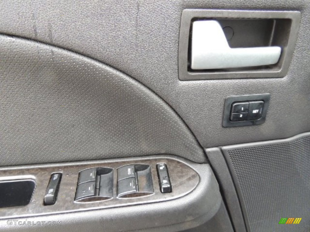 2007 Montego Premier - Black / Charcoal photo #17
