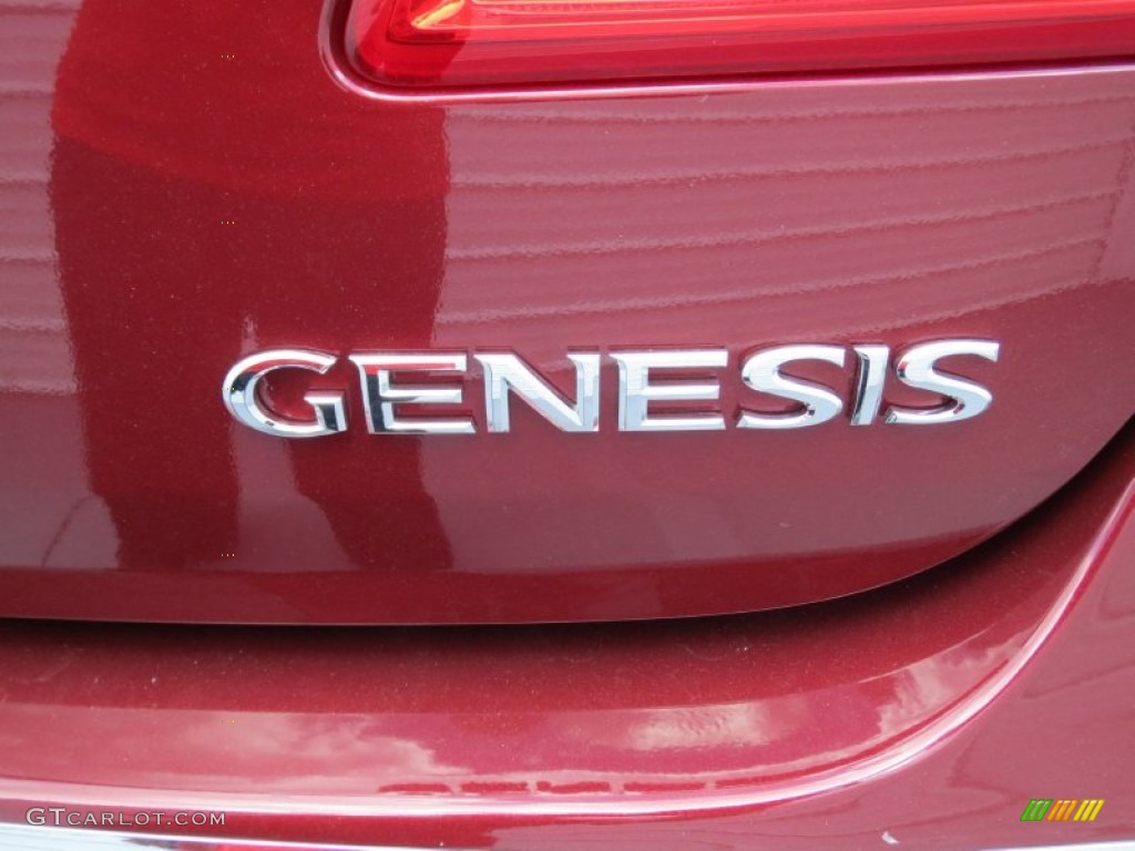 2013 Hyundai Genesis 3.8 Sedan Marks and Logos Photos