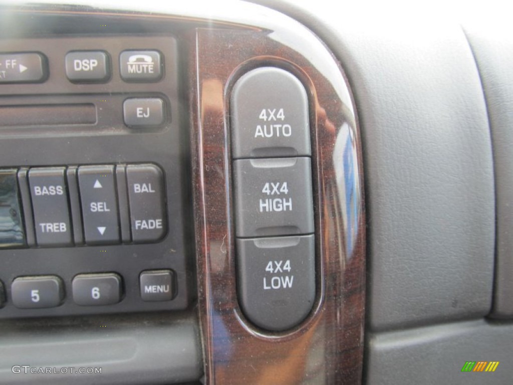 2005 Ford Explorer Limited 4x4 Controls Photo #72617900