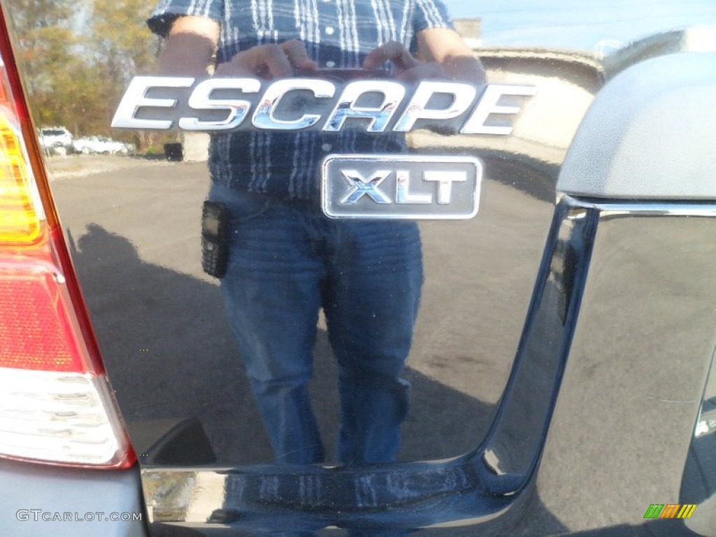 2005 Escape XLT V6 - Black / Medium/Dark Flint Grey photo #10