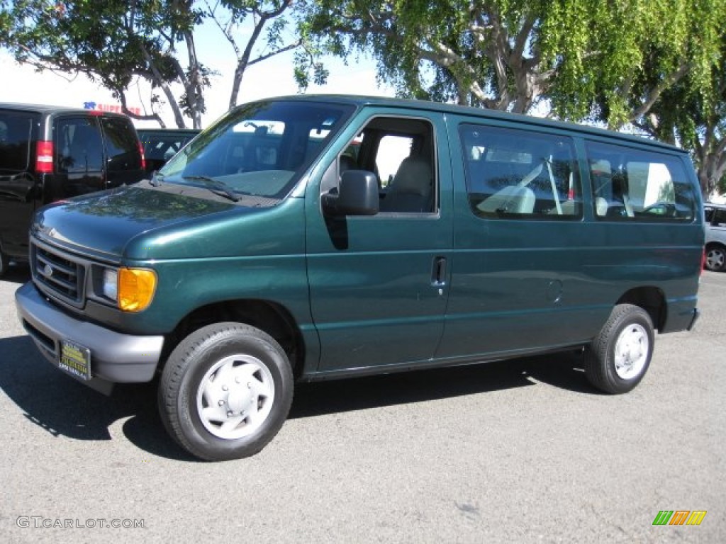 2007 E Series Van E150 XL Passenger - Forest Green Metallic / Medium Flint Grey photo #3