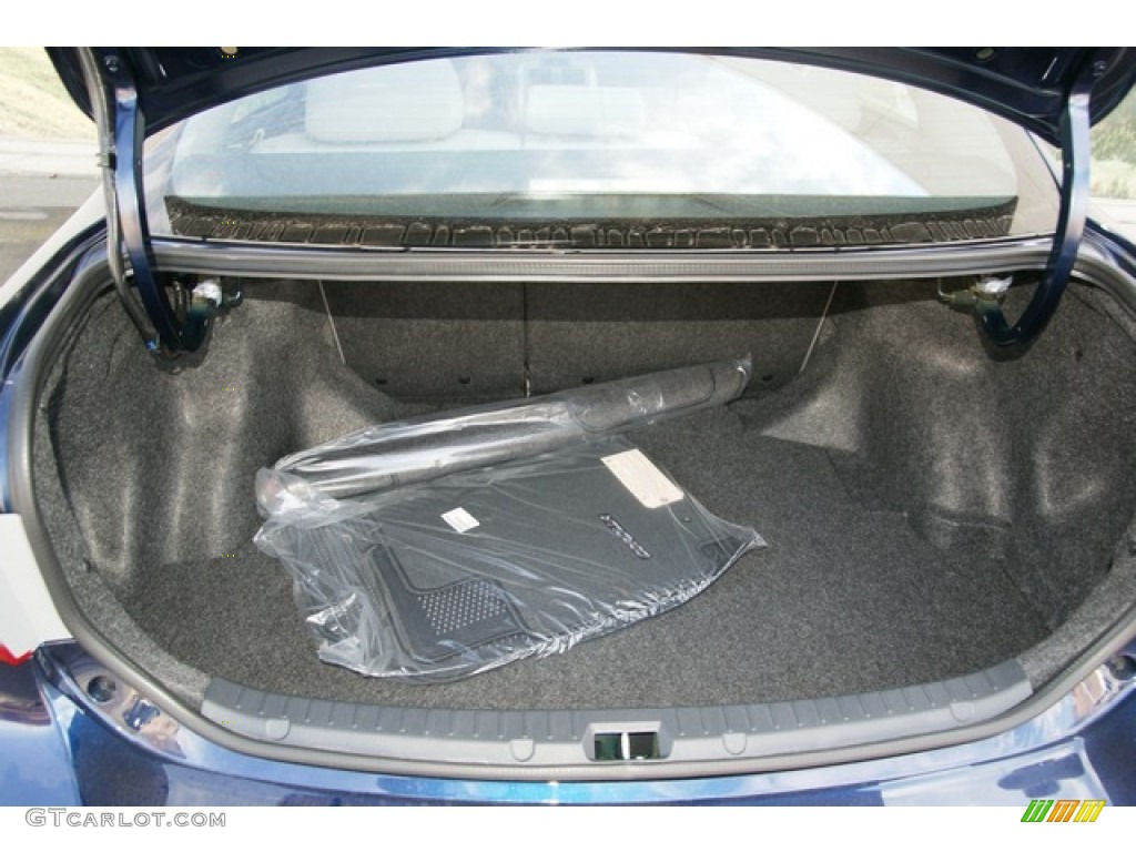 2013 Toyota Corolla LE Trunk Photo #72621344