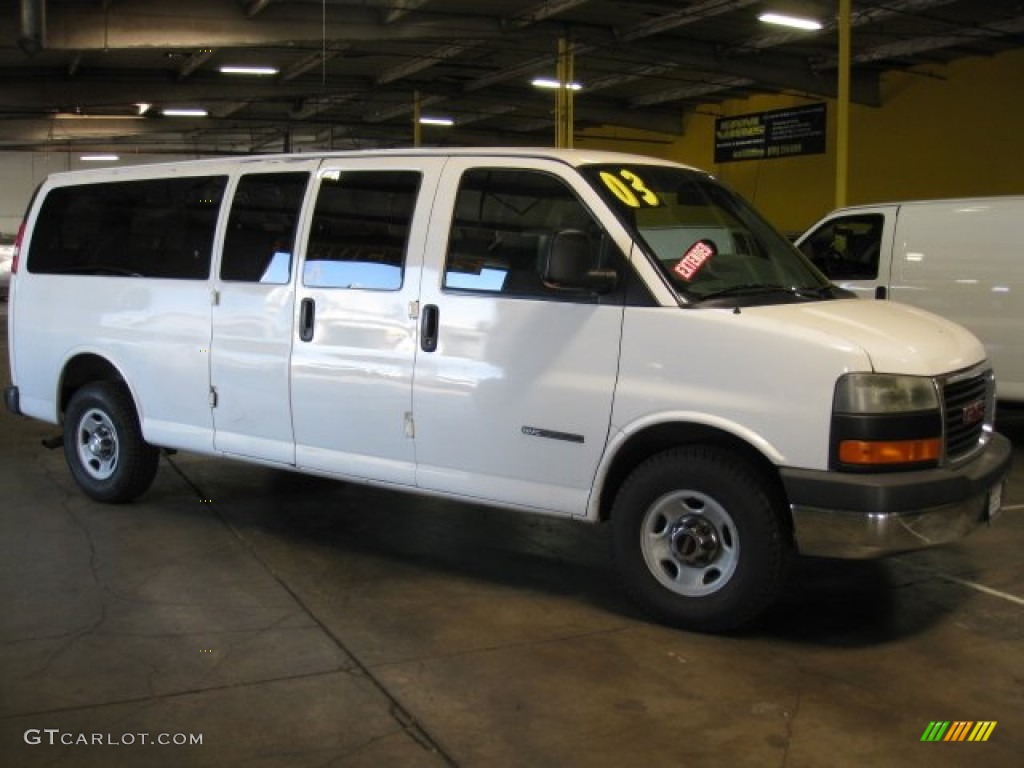 2003 Savana Van 3500 SLE Passenger - Summit White / Medium Pewter photo #1