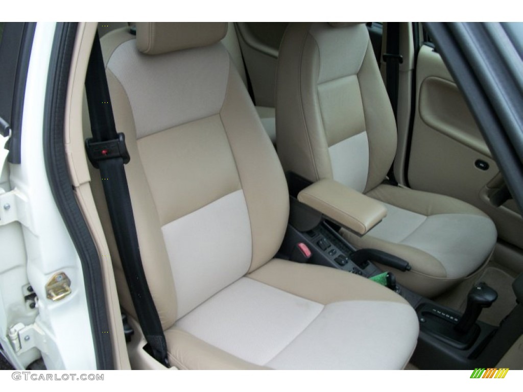 Sand Beige Interior 2002 Saab 9-3 SE Sedan Photo #72623417
