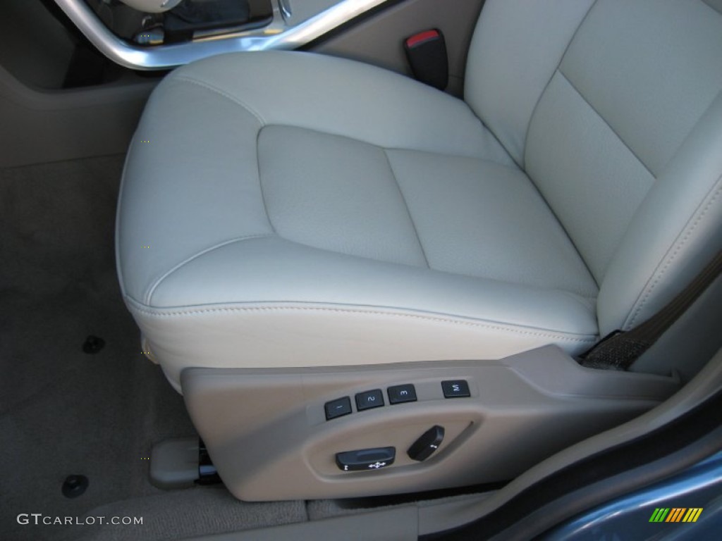 2013 Volvo S80 3.2 Front Seat Photo #72625277