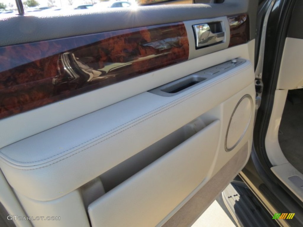 2004 Navigator Luxury - Mineral Grey Metallic / Light Parchment photo #8