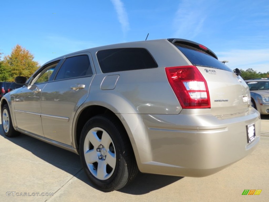 Light Sandstone Metallic 2008 Dodge Magnum SXT Exterior Photo #72628289