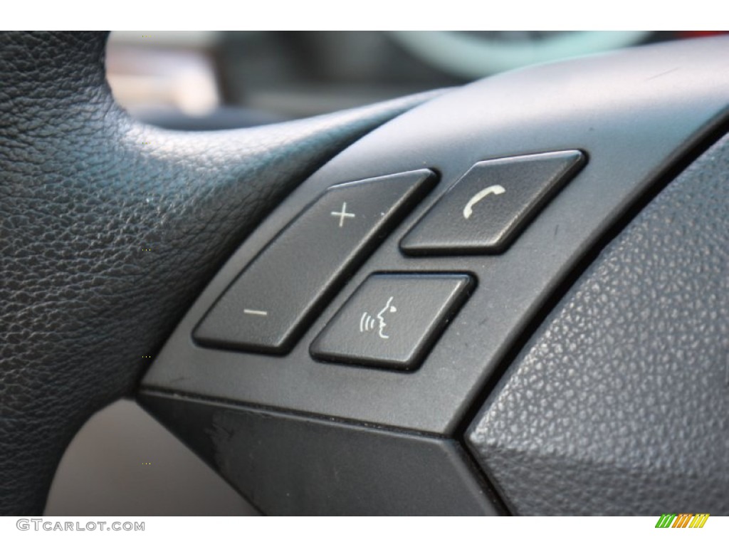 2006 BMW 5 Series 530i Sedan Controls Photo #72629366
