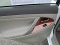 Super White - Camry XLE Photo No. 18