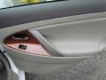 Super White - Camry XLE Photo No. 24