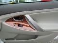 Super White - Camry XLE Photo No. 26