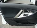 Super White - Camry SE Photo No. 6