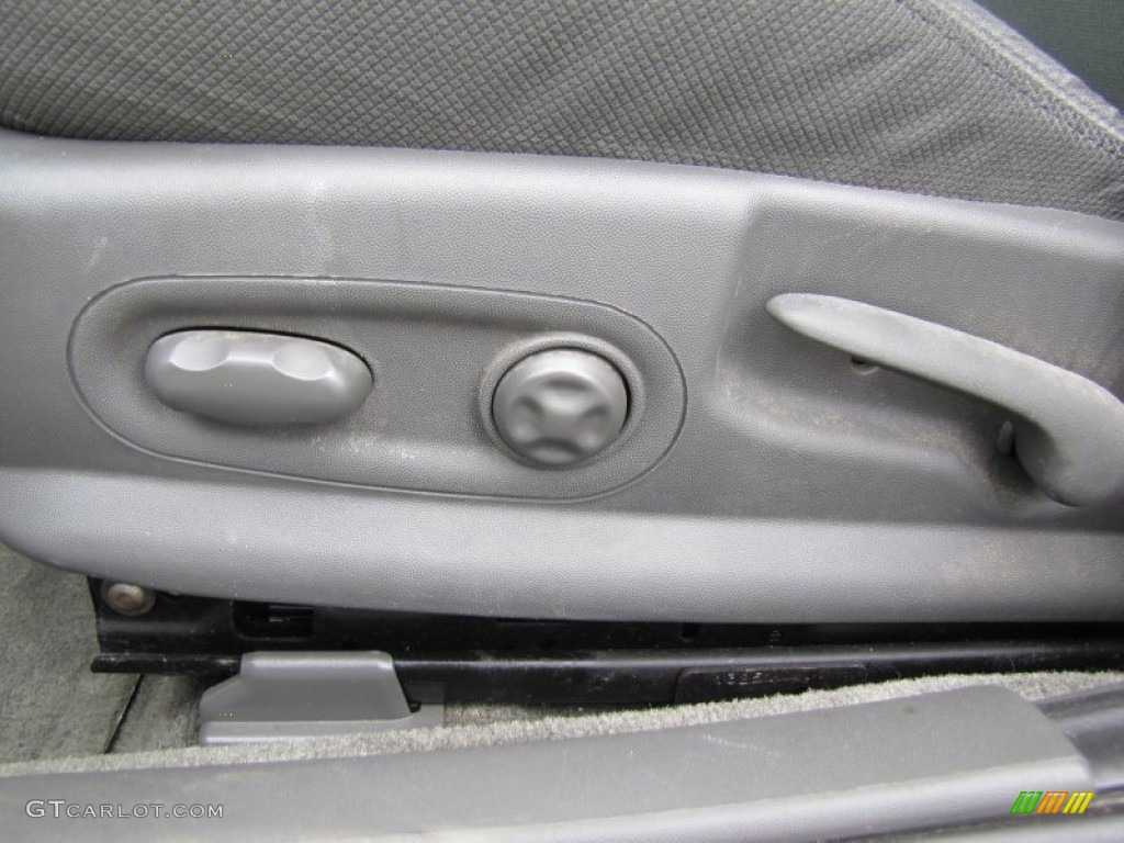 2005 Grand Prix GTP Sedan - Ivory White / Dark Pewter photo #10