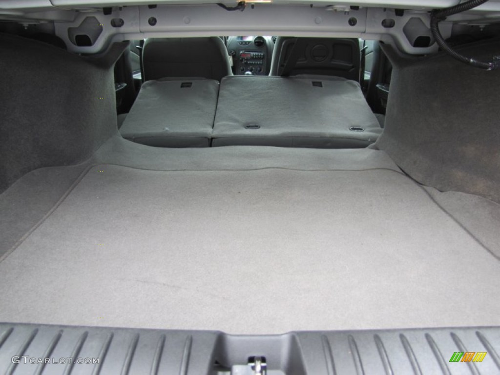2005 Grand Prix GTP Sedan - Ivory White / Dark Pewter photo #24