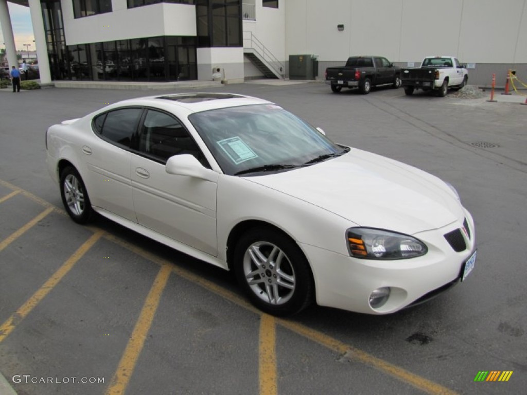 2005 Grand Prix GTP Sedan - Ivory White / Dark Pewter photo #30