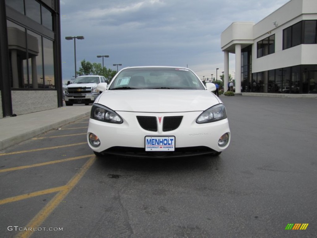 2005 Grand Prix GTP Sedan - Ivory White / Dark Pewter photo #32