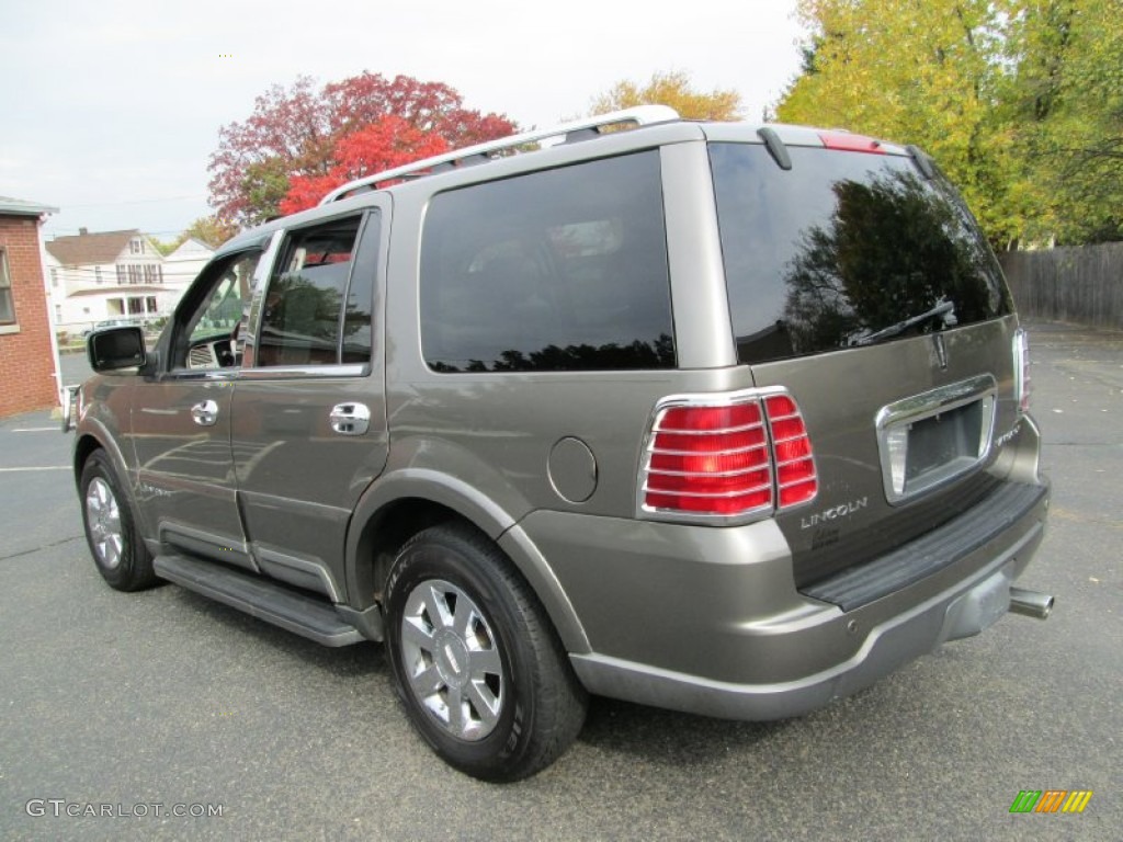 2004 Navigator Luxury 4x4 - Mineral Grey Metallic / Dove Grey photo #5