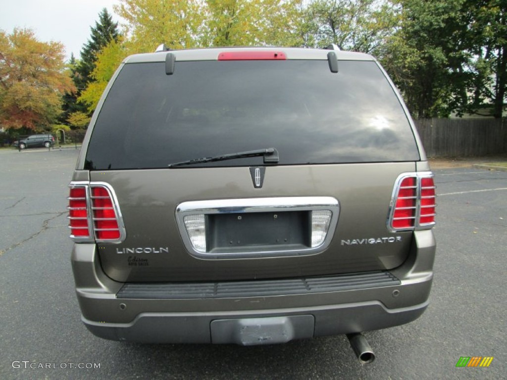 2004 Navigator Luxury 4x4 - Mineral Grey Metallic / Dove Grey photo #6