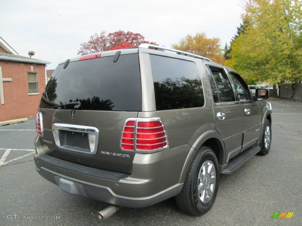 2004 Navigator Luxury 4x4 - Mineral Grey Metallic / Dove Grey photo #7