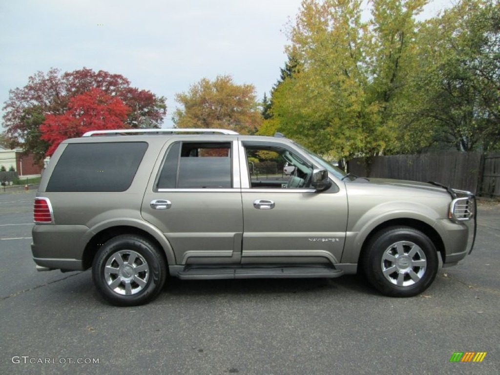 2004 Navigator Luxury 4x4 - Mineral Grey Metallic / Dove Grey photo #9