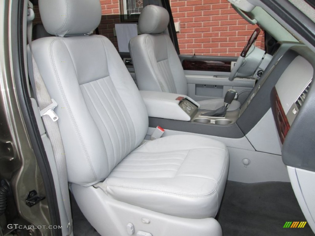 2004 Navigator Luxury 4x4 - Mineral Grey Metallic / Dove Grey photo #14