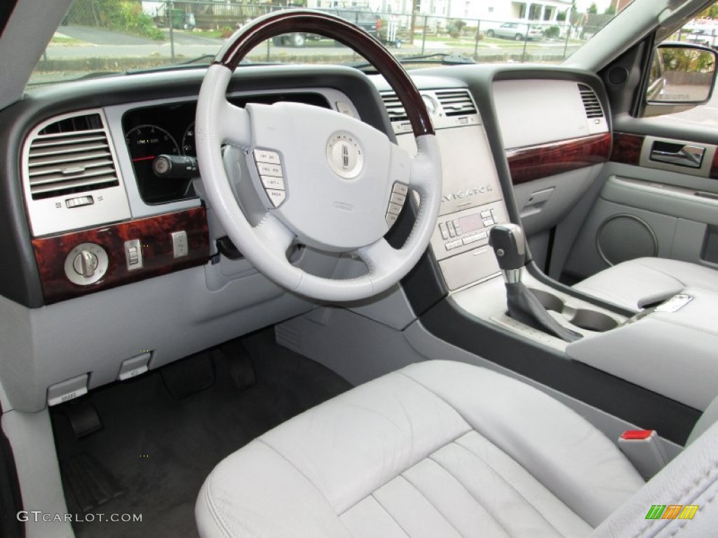 2004 Navigator Luxury 4x4 - Mineral Grey Metallic / Dove Grey photo #15
