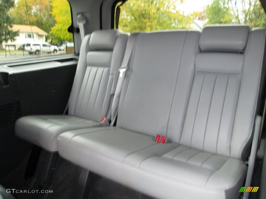 2004 Navigator Luxury 4x4 - Mineral Grey Metallic / Dove Grey photo #19