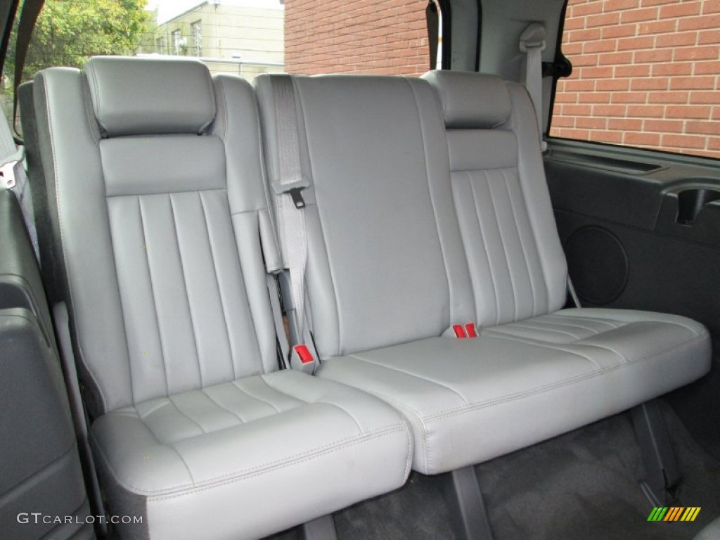 2004 Navigator Luxury 4x4 - Mineral Grey Metallic / Dove Grey photo #20