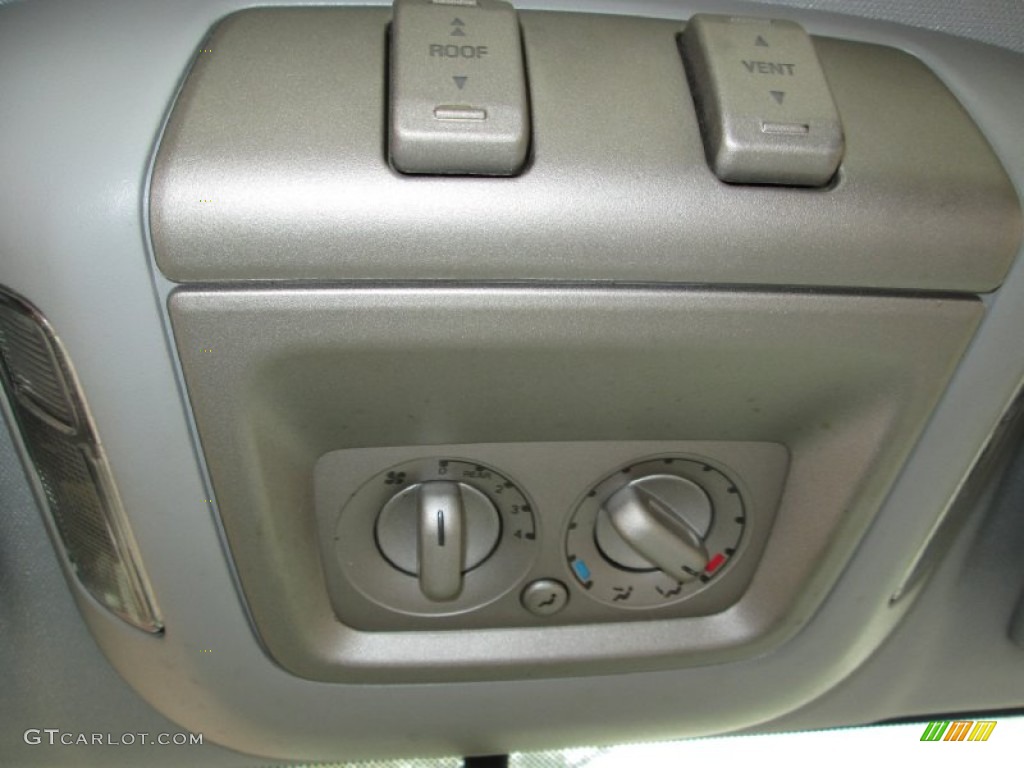 2004 Navigator Luxury 4x4 - Mineral Grey Metallic / Dove Grey photo #27