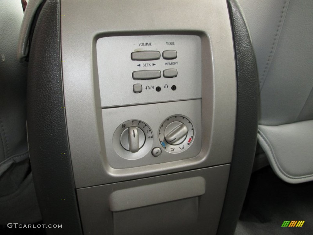 2004 Navigator Luxury 4x4 - Mineral Grey Metallic / Dove Grey photo #28